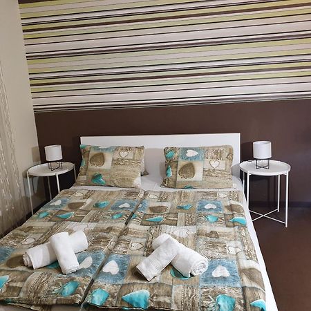 שיופוק Doris Apartments מראה חיצוני תמונה